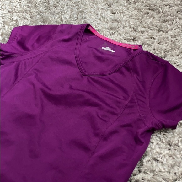 Workout top - Picture 2 of 2